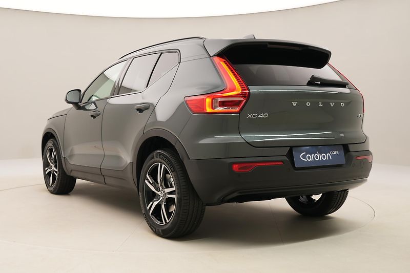Volvo XC40 (2026) B3 AUT DARK PLUS - fotka 10 z 59