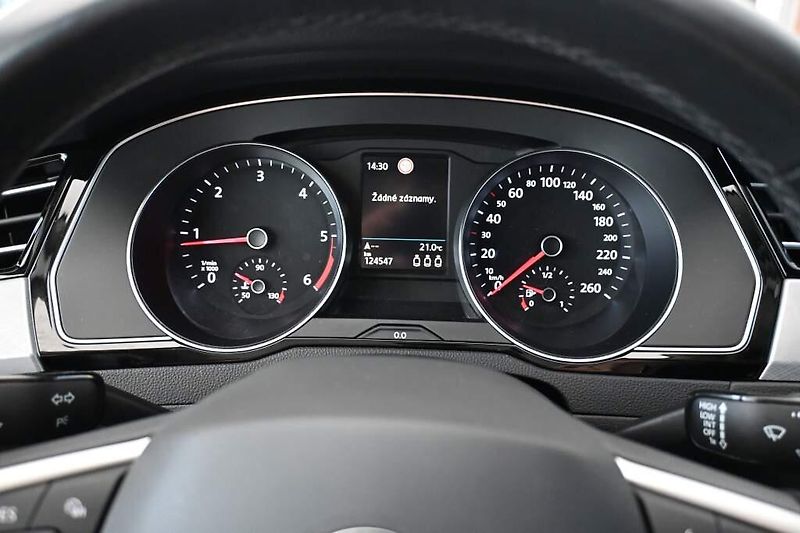 Volkswagen Passat (2023) 2.0 LED ACC Tažné Masáž SCR Bu - fotka 29 z 34