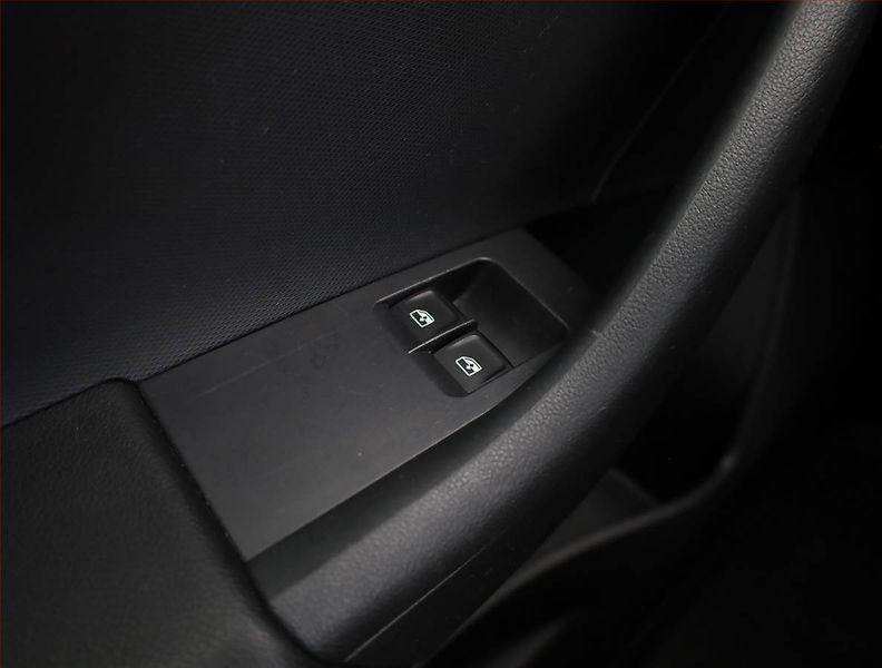 Škoda Rapid (2016) Spaceback 1.2 TSI, Serv.kniha - fotka 14 z 17