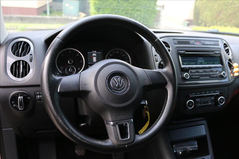 Volkswagen Tiguan 2,0 4x4, ČR, TAŽNÉ - fotka 10 z 25