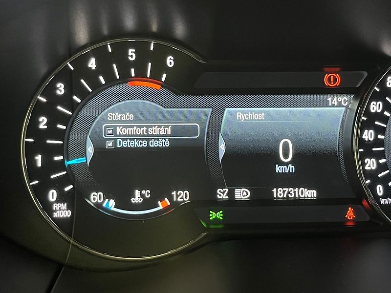 Ford S-MAX 2.0 EB Titanium manuál 7 míst - fotka 55 z 63