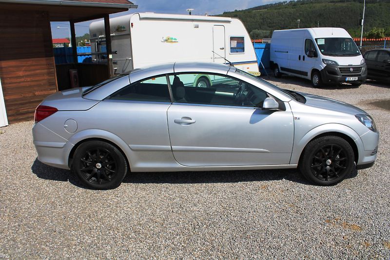Opel Astra (2007) REZERVACE - fotka 10 z 18