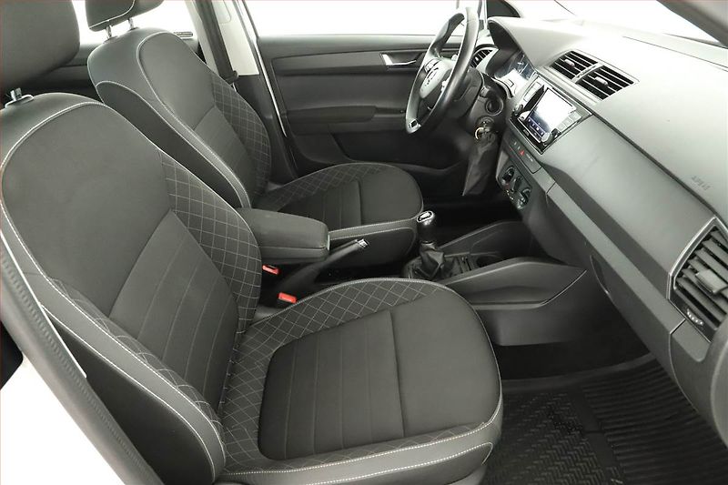 Škoda Fabia (2022) Ambition 1.0 TSI, ČR,1.maj - fotka 7 z 14
