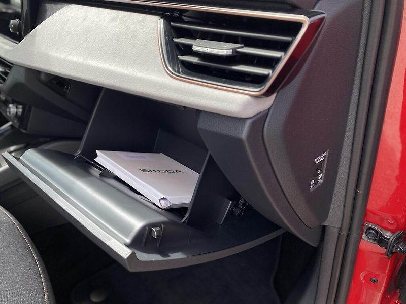 Škoda Kamiq 1,0 TSI 85 kW Top Selection - fotka 26 z 27
