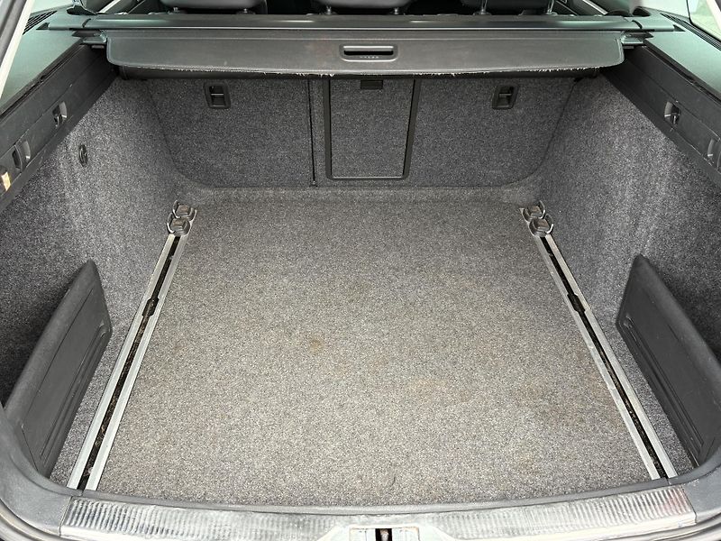 Škoda Superb 2.0 TDI DSG / 125 kW Elegance - fotka 11 z 25