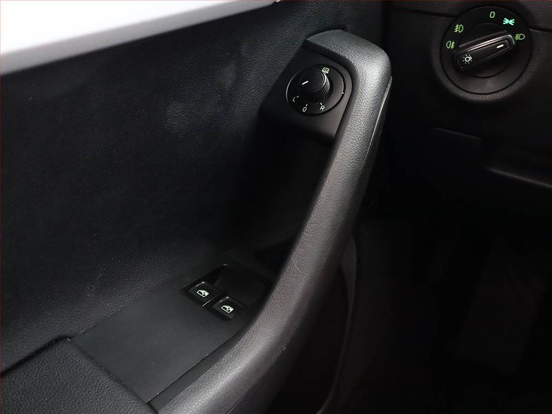 Škoda Octavia (2017) Ambition 1.6 TDI, Tempomat - fotka 13 z 14