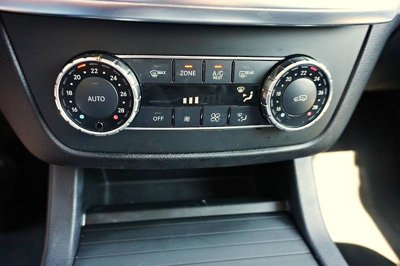 Mercedes-Benz Třídy M (2013) 350 4 MATIC 3,0 CDI 190 kW - fotka 48 z 69