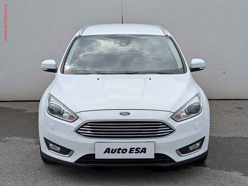 Ford Focus (2016) 2.0 TDCI, ČR, AT, bixen - fotka 2 z 18