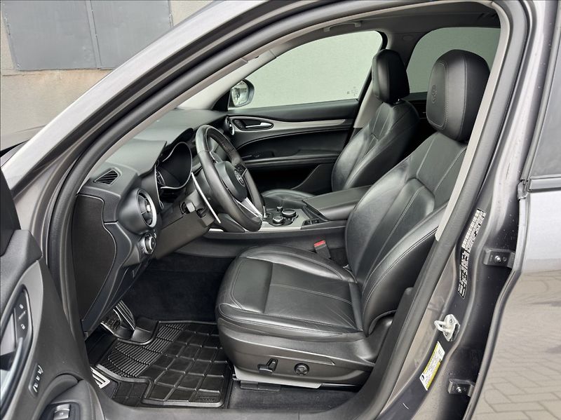 Alfa Romeo Stelvio 2,0 T 206kW Q4 AT8 ZF 4X4 - fotka 20 z 50