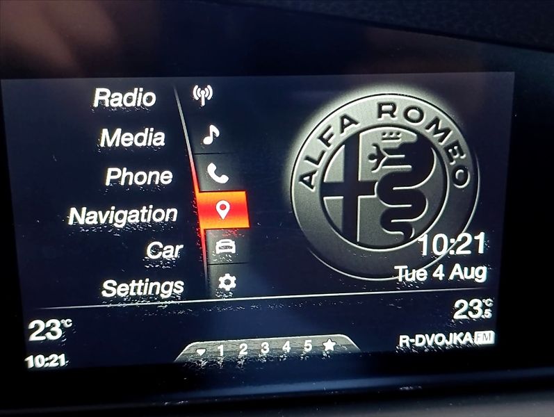 Alfa Romeo Giulia 2,2 JTD Automat Navi ,Tempomat - fotka 29 z 33