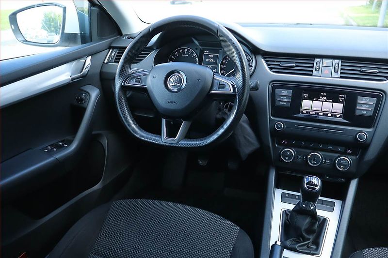Škoda Octavia (2015) 1.6 TDI, Tempomat - fotka 7 z 21