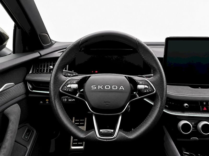 Škoda Superb (2025) COMBI Sportline TD 110 / 2.0 A - fotka 19 z 61
