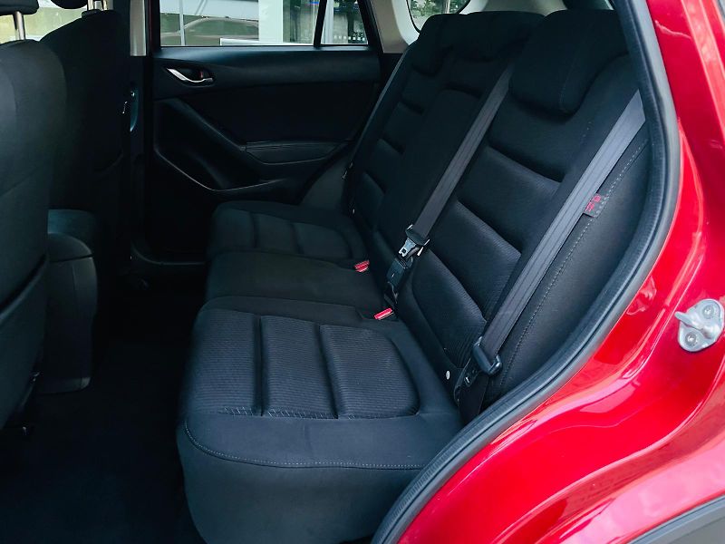 Mazda CX-5 2.0i MANUÁL 4x4 1MAJITEL TAŽNÉ - fotka 30 z 40