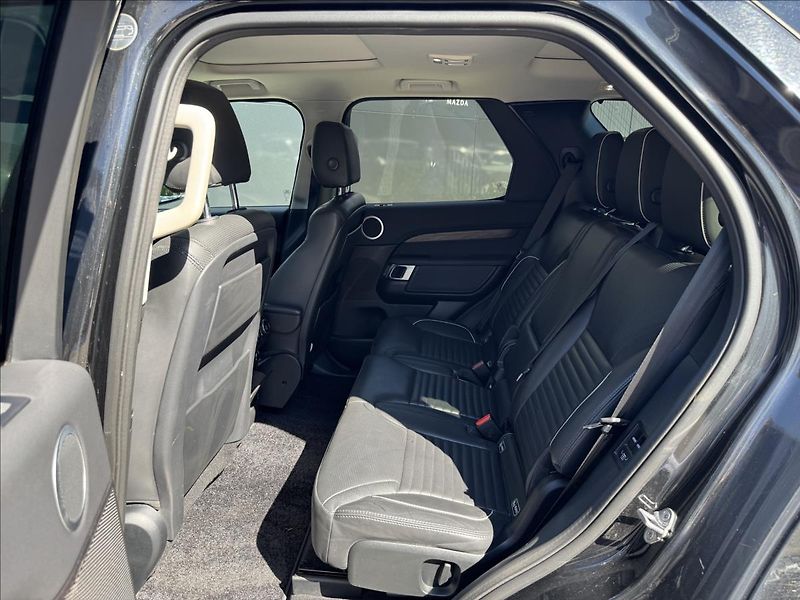 Land Rover Discovery 3,0 TDV6 HSE 4WD AT 7MÍST - fotka 12 z 29