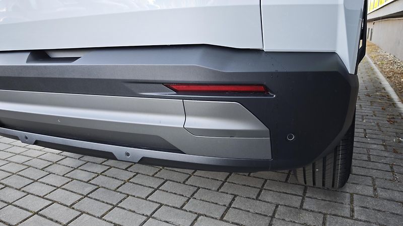 Jeep Compass (2026) Altitude hybrid 145PS automat  - fotka 13 z 40