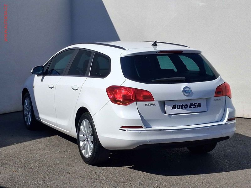 Opel Astra (2015) 1.6 CDTi, Bixen, navi - fotka 6 z 18