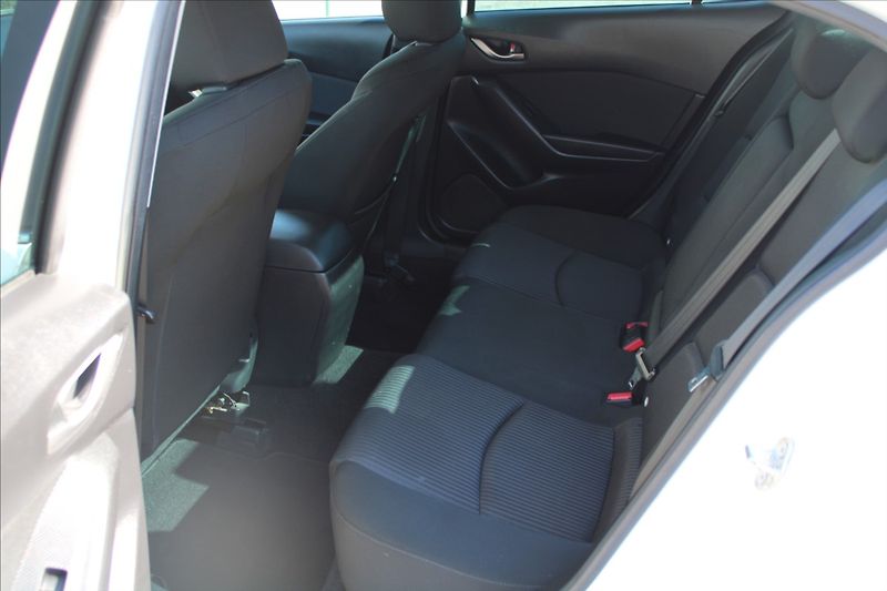 Mazda 3 2,0 i  NOVÉ V ČR - fotka 26 z 29