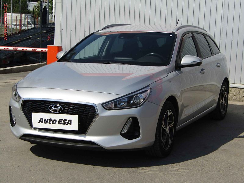 Hyundai i30 (2018) 1.4 T-GDi, 2.maj,ČR, AC - fotka 3 z 18