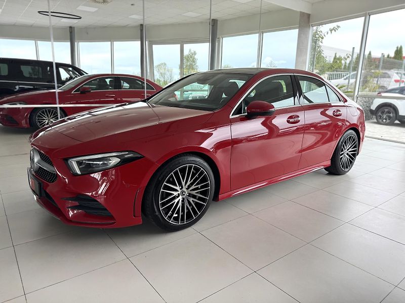 Mercedes-Benz Třídy A 200 AMG AUT*Panorama*Distronic - fotka 2 z 39