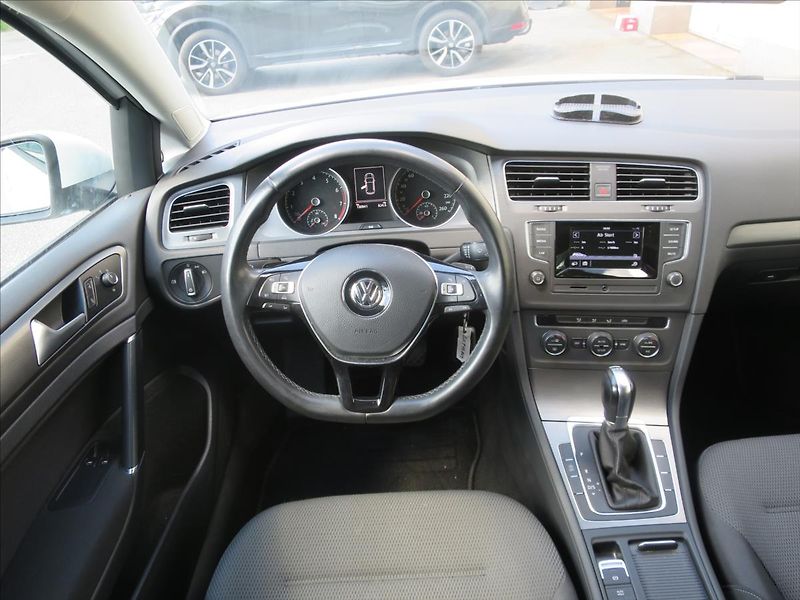 Volkswagen Golf 1,4  TSI - fotka 10 z 24