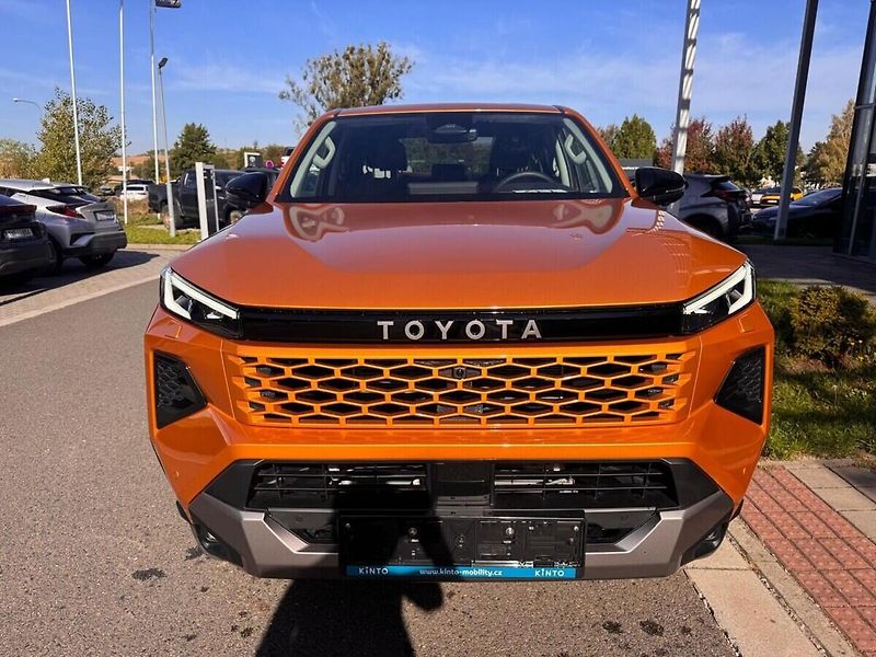 Toyota Hilux 2.8 Invincible - fotka 8 z 13