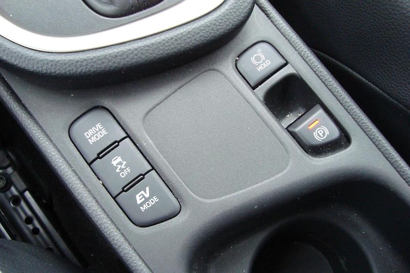 Toyota Yaris Cross (2024) 1.5 Hybrid,ČR,1.Maj.Exetucive - fotka 51 z 83