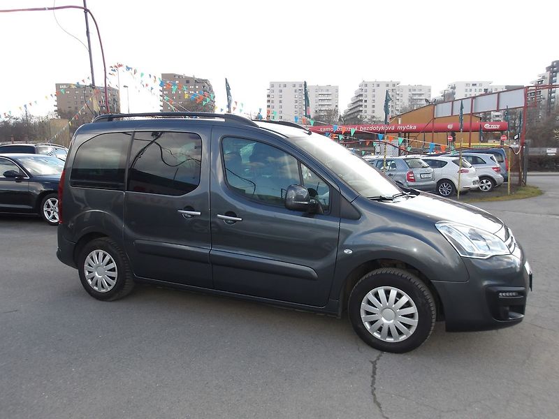 Citroën Berlingo 1,6HDi MULTISPACE 1.MAJITEL !! - fotka 12 z 32