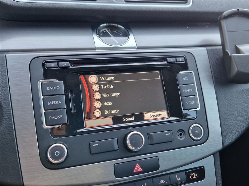 Volkswagen Passat 1,4 TSI DSG NOSIČ TAŽNÉ VÝHŘEV - fotka 28 z 35