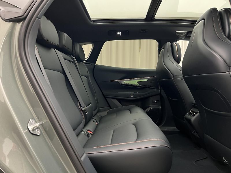 Lynk & Co 08 (2026) MORE PHEV - fotka 28 z 53