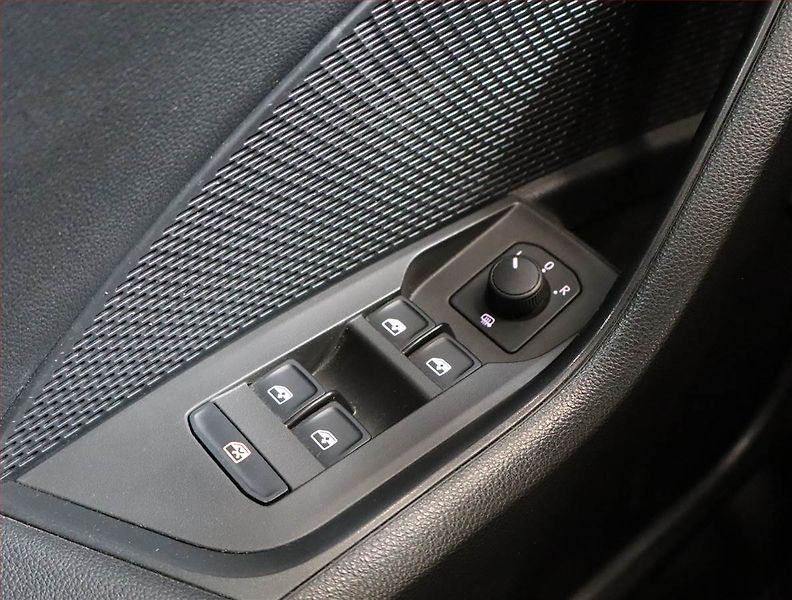 Škoda Octavia (2023) Ambition 2.0 TDI, ČR,1.maj - fotka 16 z 18