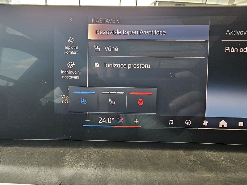 BMW X5 xDrive40d - fotka 32 z 36