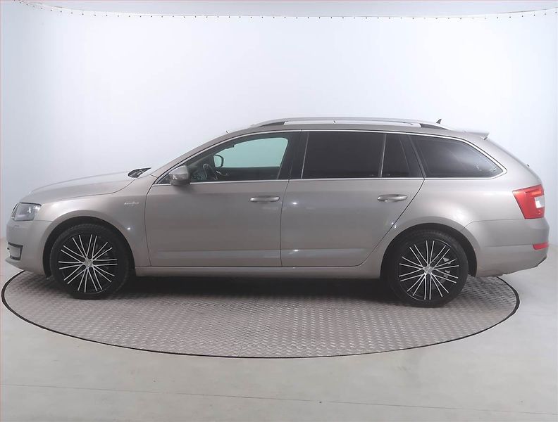 Škoda Octavia (2015) Laurin&Klement 2.0 TDI, 4X4 - fotka 3 z 16