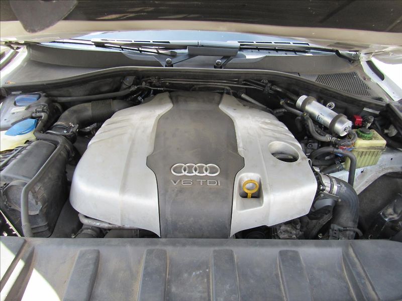 Audi Q7 3,0 TDi 180kW Quattro S-Line - fotka 29 z 30