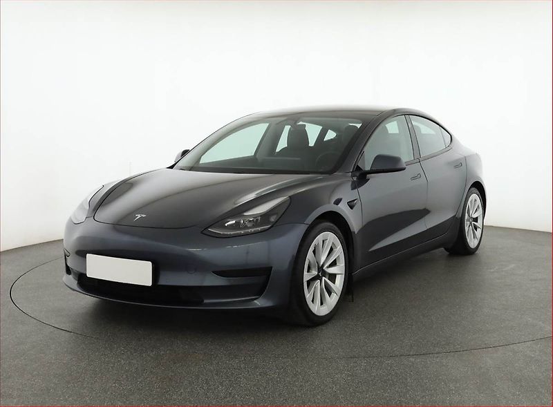 Tesla Model 3 (2021) Std Range Plus 52kWh, SoH 85% - fotka 2 z 21