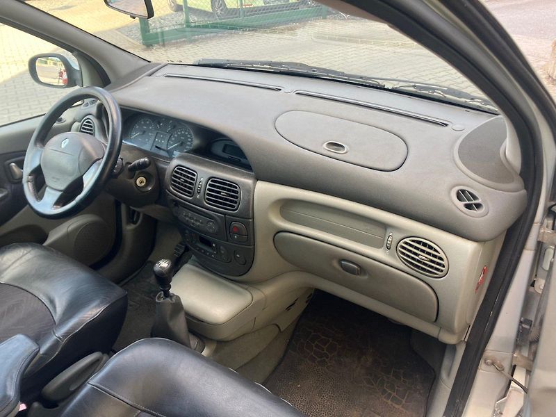 Renault Scénic 1,6i (79kW)*KLIMATIZACE* - fotka 9 z 15