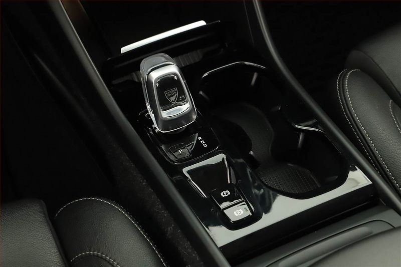 Volvo XC40 (2019) Inscription D3 - fotka 15 z 17
