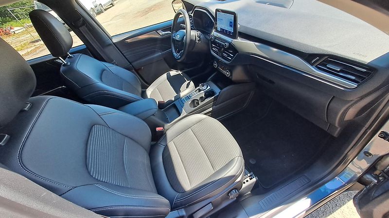 Ford Kuga 2.0 EcoBlue AWD Titanium X - fotka 7 z 33