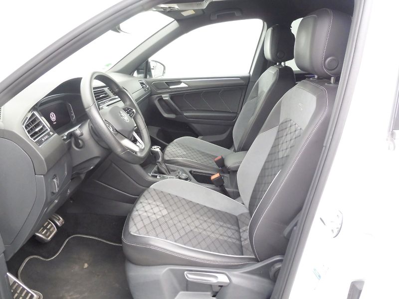 Volkswagen Tiguan Allspace (2022) R-Line 2,0 TSI 140kW DSG 4MOTI - fotka 7 z 27
