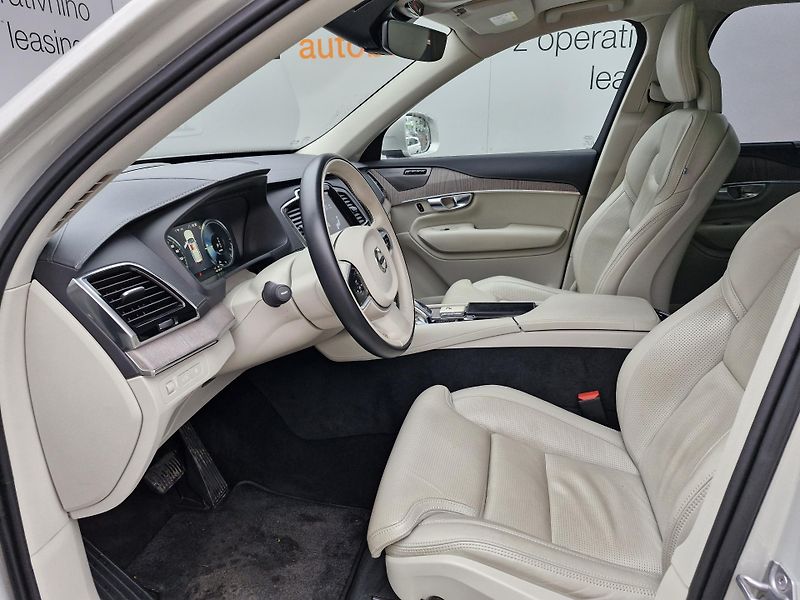 Volvo XC90 AWD Plug-in Hybrid Inscription - fotka 7 z 9
