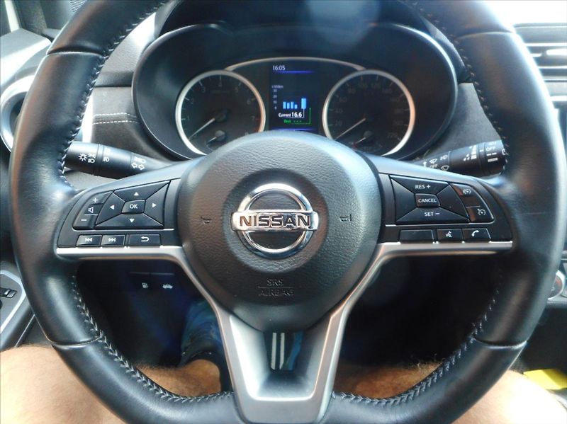Nissan Micra 1,0 N - Sport BOSE - fotka 13 z 31