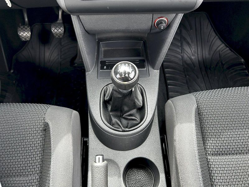 Volkswagen Touran (2011) 2.0 TDI 103kW DPF MP6 Comfortl - fotka 15 z 27