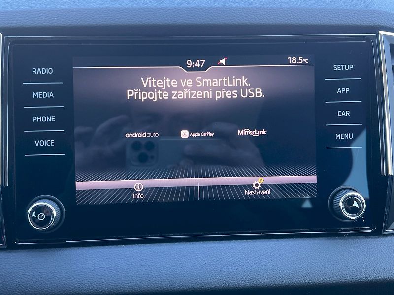 Škoda Karoq (2019) Ambition 1.6TDi 85kW 6°manuáln - fotka 24 z 30