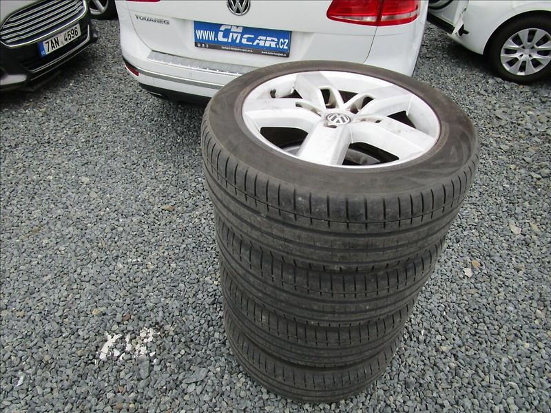 Volkswagen Touareg 3.0TDi V6  R-Line, 4x4, Bi-Xen - fotka 43 z 48