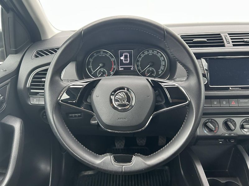 Škoda Fabia Tour Ambition 1,0TSI - fotka 11 z 23