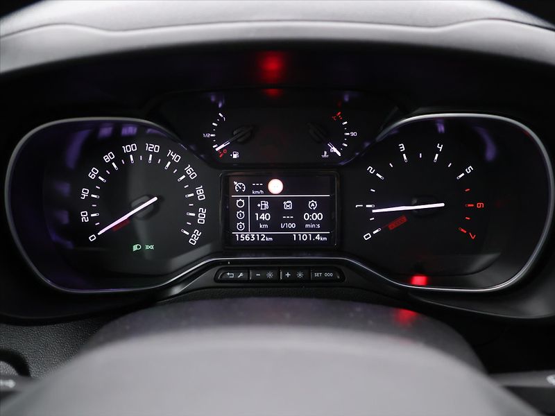 Citroën Berlingo 1,5 HDI 75kW XL Klima 7-Míst - fotka 17 z 28