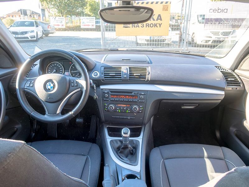 BMW Řada 1 (2010) 116i 90KW – DIGI KLIMA - fotka 12 z 38