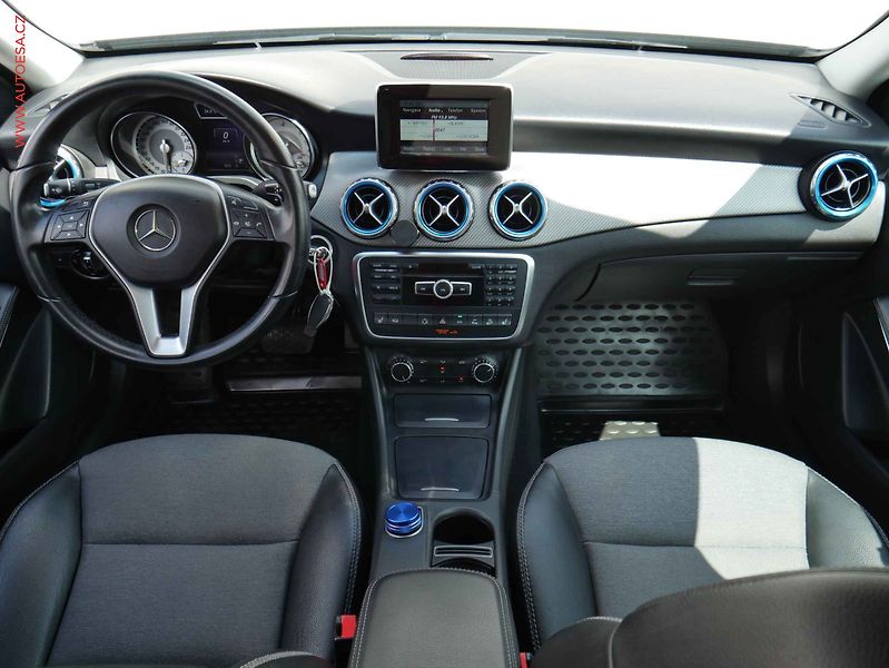 Mercedes-Benz GLA (2014) 2.2CDi 4Mat, 2.maj,ČR - fotka 8 z 22