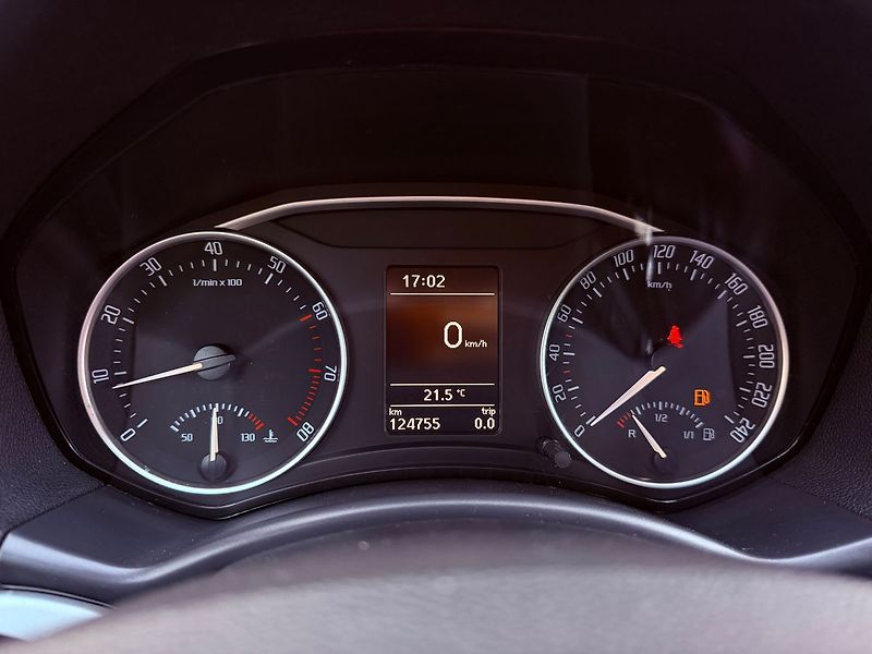 Škoda Octavia 1.2 TSi Ambiente, Serviska - fotka 17 z 24
