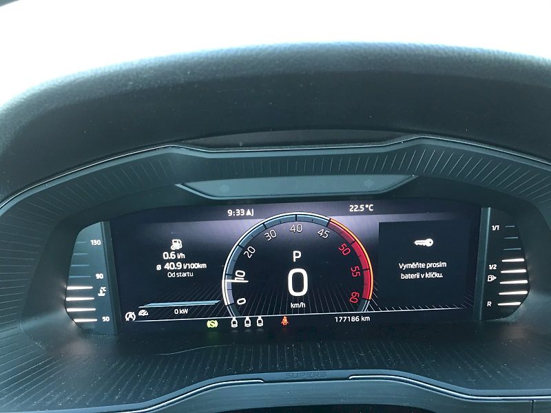 Škoda Superb (2023) COM STY TD 110/2.0 A7F - fotka 17 z 27