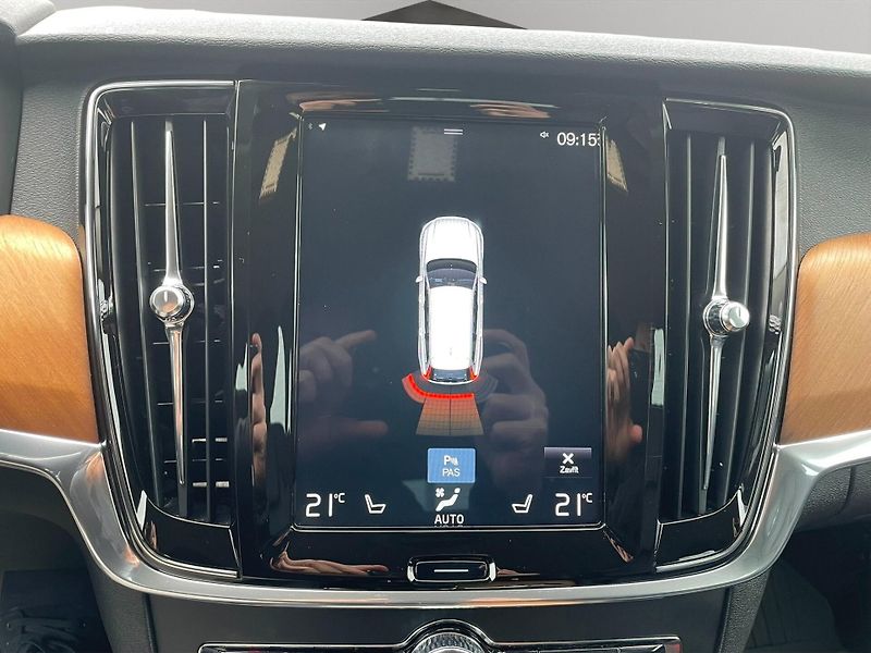 Volvo V90 (2018) D4, 140kW, Momentum - fotka 16 z 28